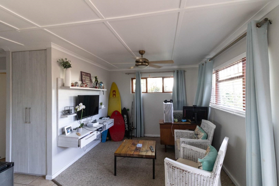 4 Bedroom Property for Sale in Sandbaai Western Cape